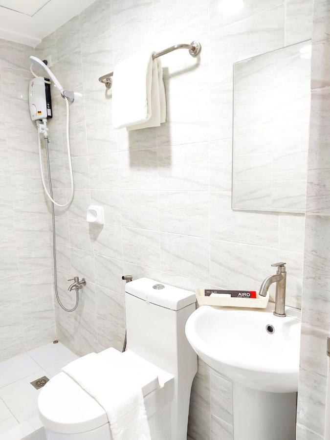 Airobedz Makati - A Value Hotel Manille Extérieur photo