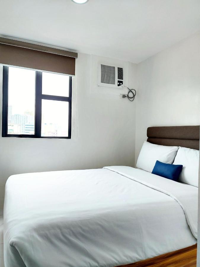 Airobedz Makati - A Value Hotel Manille Extérieur photo