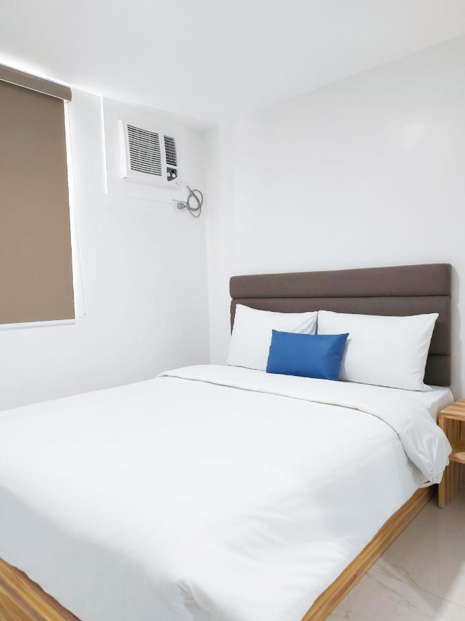 Airobedz Makati - A Value Hotel Manille Extérieur photo
