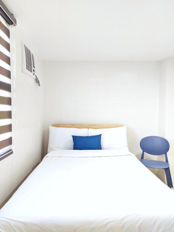 Airobedz Makati - A Value Hotel Manille Extérieur photo